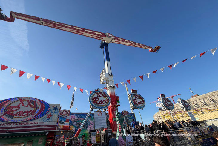 XXL Racer auf dem N&uuml;rnberger Fr&uuml;hlingsfest (&copy;Foto: Martin Schmitz) 